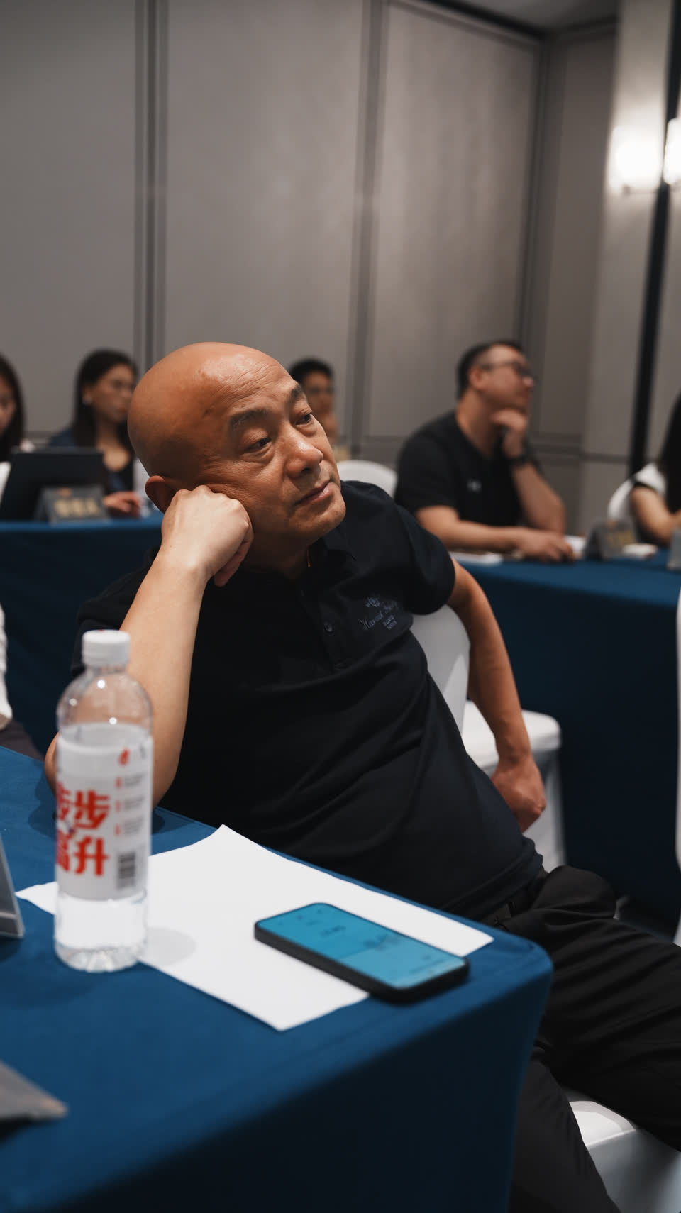 课程学员专注听课