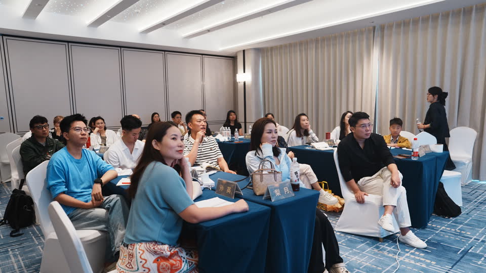 线下课程学员集体学习